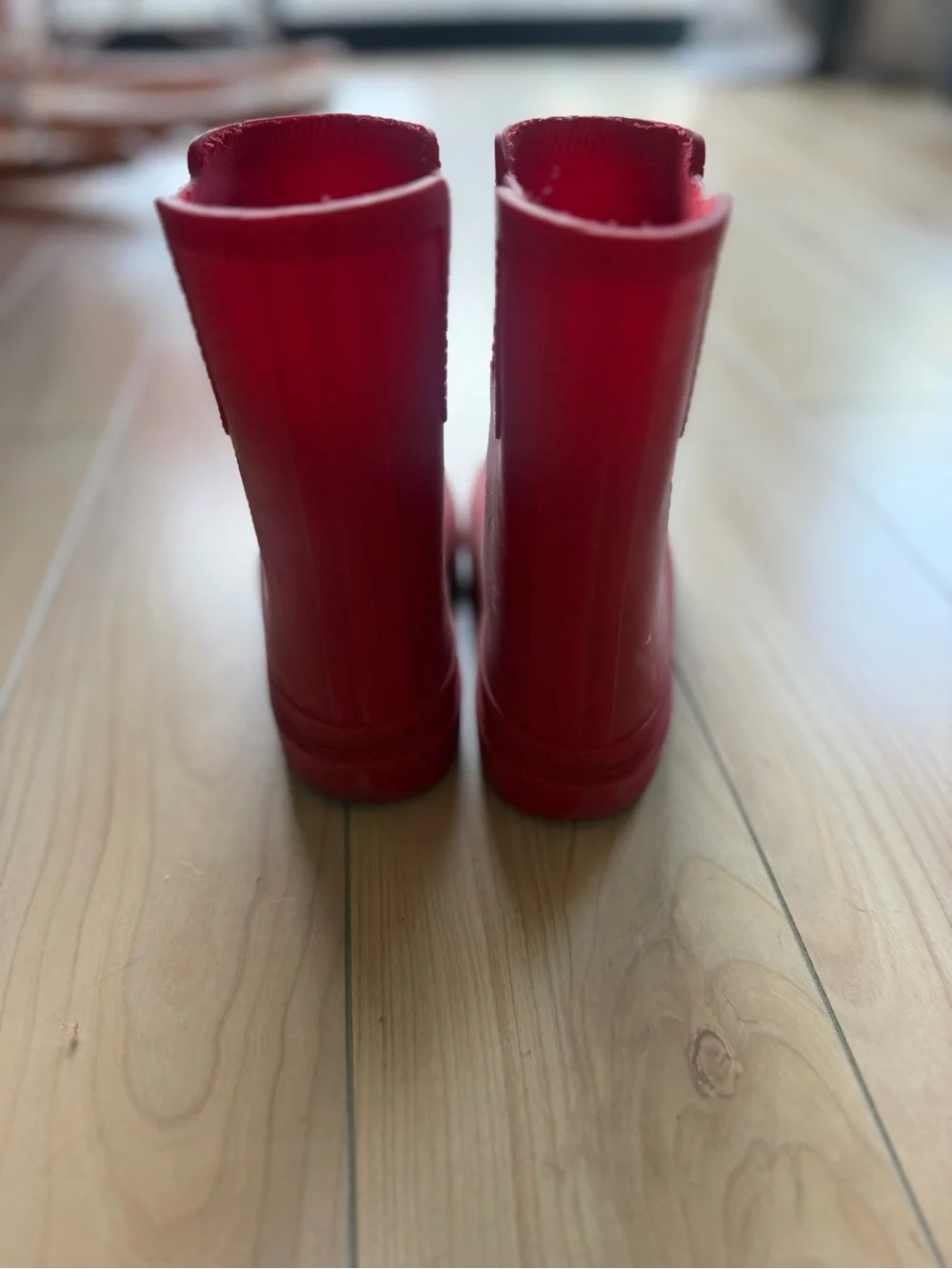 Zara bright red